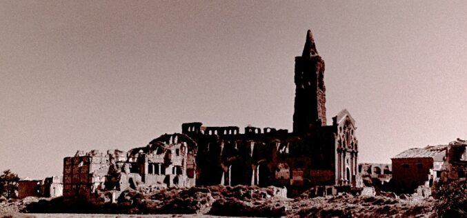 La Historia es un plato que se degusta frío / Belchite – [Fotografías] – Segunda serie – IV – Josefina Martos Peregrín