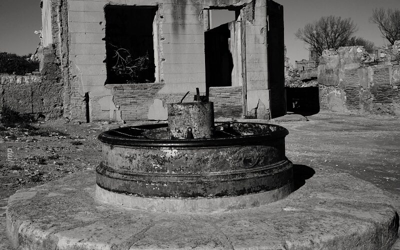 La Historia es un plato que se degusta frío / Belchite [Fotografías] – Primera serie – II – Josefina Martos Peregrín