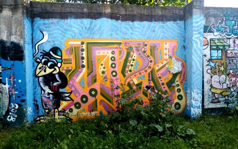 Visiones de Madrid – Imágenes de arte callejero anónimo – II – Café Montaigne