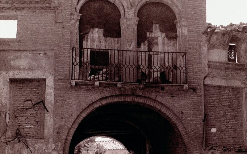 La Historia es un plato que se degusta frío / Belchite – [Fotografías] – Segunda serie – V – Josefina Martos Peregrín