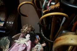 Florilegio de objetos desdeñados [Fotografías] – III – Josefina Martos Peregrín
