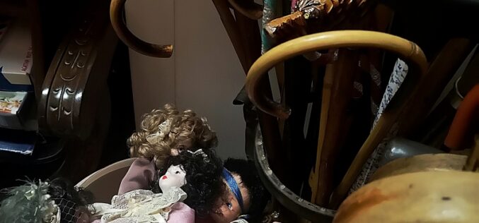 Florilegio de objetos desdeñados [Fotografías] – III – Josefina Martos Peregrín