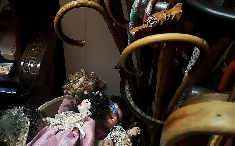 Florilegio de objetos desdeñados [Fotografías] – III – Josefina Martos Peregrín