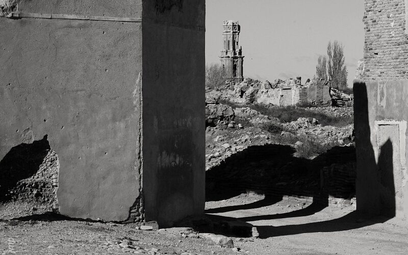 La Historia es un plato que se degusta frío / Belchite [Fotografías] – Primera serie – III – Josefina Martos Peregrín