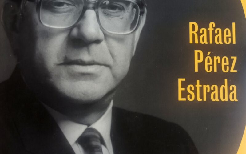 Devorados por la luna – Florilegio usamericano de Rafael Pérez Estrada [A propósito de «Devoured by the Moon – Selected Poems», de Rafael Pérez Estrada, en edición bilingüe y traducciones al inglés del Steven J. Stewart] – José Biedma López