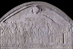 El eco de una voz [Breve relato inspirado en el texto inscrito, en escritura jeroglífica egipcia, en la Estela de Taimhotep] – Ana Herrera Barba