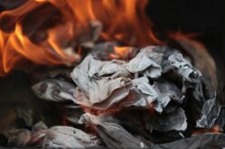 La mirada insolente – Un poema de María Ángeles Pérez López