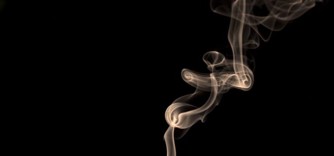 «La chica del tabaco» y dos breves relatos poéticos más de Ioana Catsigyanis