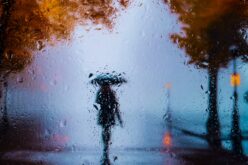 Huidiza lluvia – Un poema de Gloria Jimeno Castro