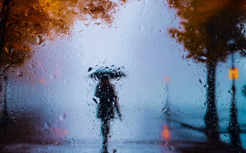 Huidiza lluvia – Un poema de Gloria Jimeno Castro