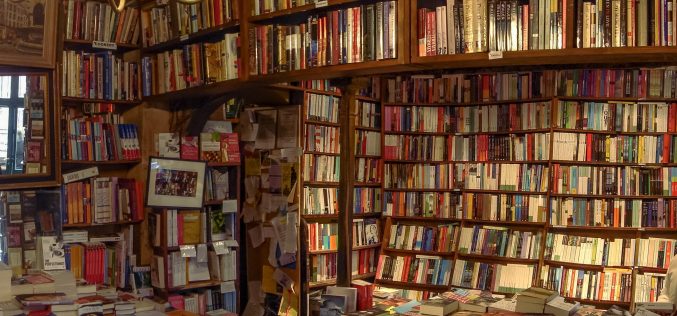 «Antología privada. Poemas 1992 – 2019», de Carlos Pérez Torres – Una reseña de Sebastián Gámez Millán