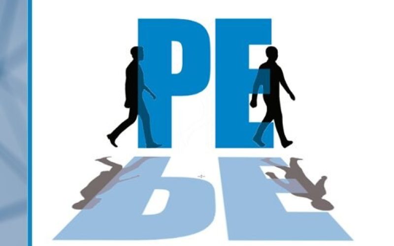 «PE», de Pedro Carbonell Castillero – Una reseña de Pedro García Cueto