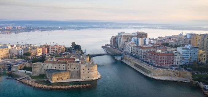 Sui ponti l’inizio ricorda la fine… [della raccolta poetica «La lingua della città»] – II – Selezione di poesie di Mara Venuto