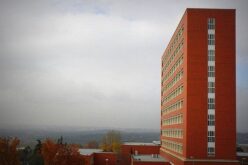 Anónimos epígrafes de un cuaderno especial [Universidad Complutense de Madrid – Facultad de Geografía e Historia – Filosofía y Letras / Edificio B – 1975] – Josefina Martos Peregrín
